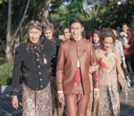 Caesar Hito Digandeng Orangtua Menuju Lokasi Lamaran