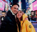 Foto Mesra di Times Square New York Bak Lagi Pacaran