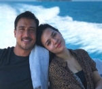 Nikmati Pemandangan Laut