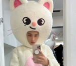 Hyunjin dengan kostum hewan tampak sangat lucu