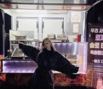 Hyeri juga mengirimkan <i>food truck</i> untuk Rose