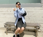 Kim Se Eun Kreatif Padukan Rok dengan <i>Outfit</i> yang serasi