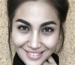 Senyuman Manis Ariel Tatum
