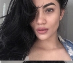 Potret <i>Selfie</i> Ariel Tatum 