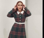 <i>retro girl</i>