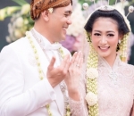 Potret bahagia ketika mengucap janji suci