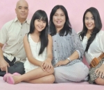 Potret keluarga bahagia The Manopo