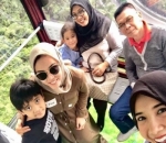 <i>Selca</i> seadanya namun bahagia