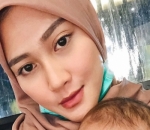 Potret <i>Selfie</i> Bersama Buah Hati