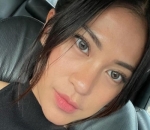 Potret <i>Selfie</i> Cantik