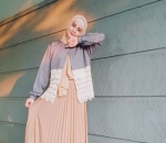 Merambah dunia tarik suara