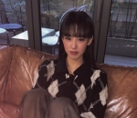 Imut Dengan Poni Lurus