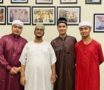Alvin Faiz, Ameer, dan Azka bersama guru tercinta