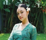 Tampil Menawan Dengan Balutan Kebaya  