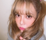 Berpose imut