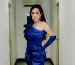 <i>Hot mom</i> dengan <i>body goals</i> idaman
