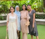 Momen natural <i>no make up</i> saat kondangan