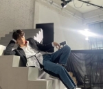 Pose Rebahan Ganteng