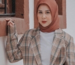 Kece Dengan Busana Nuansa Cokelat