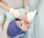 Momen haru dicium sang ibu