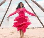 Anggun Dengan Gaun Merah