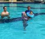 Opa ajak Gala berenang