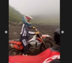Jago naik motor cross
