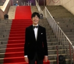 Gagah Dengan Setelan <i>Suit</i>