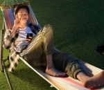 Pancarkan Pesona <i>Boyfriend Material</i>