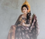 pecinta pakaian adat