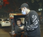 Kerap bagi-bagi uang