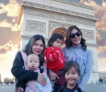 Anak dan bunda sama-sama bahagia