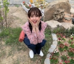 Memiliki Senyum Manis