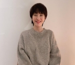 Song Ji Hyo dengan senyum manisnya
