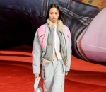 Debut Model di Panggung Internasional
