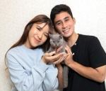 Unggah foto sama di Instagram 