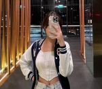 jangan lupa ambil mirror selfie!