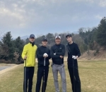 pandai bermain golf juga