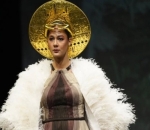 Pesona paula saat runway
