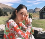 model sekaligus penyanyi