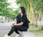 Stand Out Dengan Serba Hitam