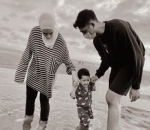 Bermain di Pantai