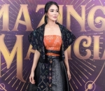 <i>Stunning</i> hadiri 'Amazing Magician'