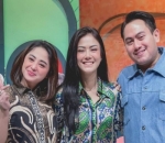 Cantik dengan batik 