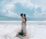 Pose <i>Candid</i> di Pantai