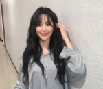 <i>Stunning</i> Dengan Rambut <i>Curly</i> 