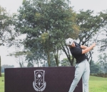 Bermain Golf