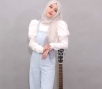 Putri Delina