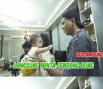 Baby Adzam Langsung Minta Gendong