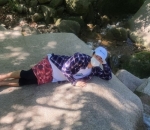 Outfit Santai Menjelajah Alam